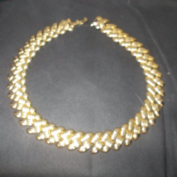 Luxury Fashion Necklace! - Picture 4 of 4